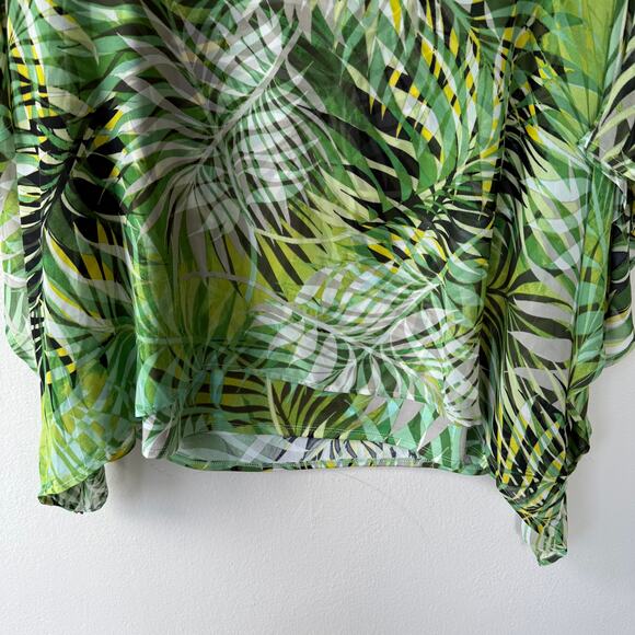 Cocomo Woman Tropical Floral Top size 1X - Picture 4 of 9